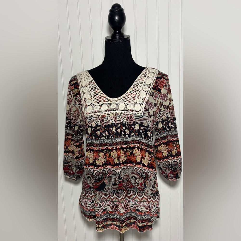 Unity World Wear Floral 3/4 Sleeve Top Crochet Neck Boho Flowy Size Small Indie